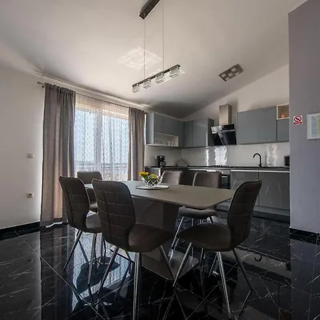House Komar Hébergement de vacances *